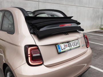 Fiat_500e_Cabrio Icon_24