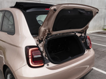Fiat_500e_Cabrio Icon_26
