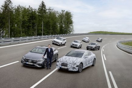 Mercedes-Benz stellt Weichen für vollelektrisches ZeitalterMercedes-Benz prepares to go all-electric