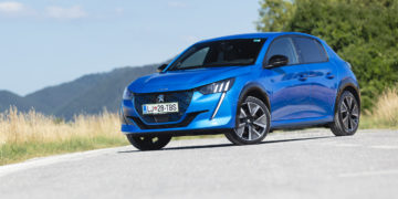 Peugeot_e208_GT_23