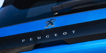 Peugeot_e208_GT_38