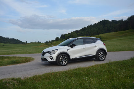 RENAULT CAPTUR E-TECH 01