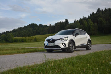 RENAULT CAPTUR E-TECH 06