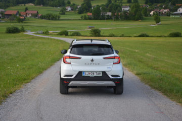 RENAULT CAPTUR E-TECH 08