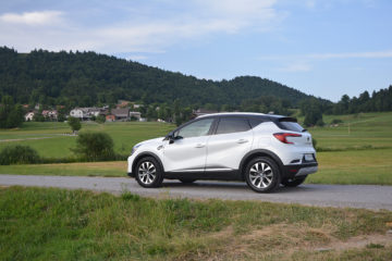 RENAULT CAPTUR E-TECH 09