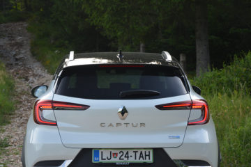 RENAULT CAPTUR E-TECH 10