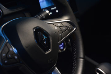 RENAULT CAPTUR E-TECH 18