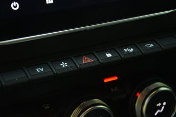 RENAULT CAPTUR E-TECH 21