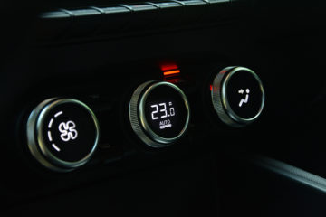 RENAULT CAPTUR E-TECH 24