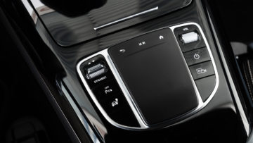 Mercedes_Benz_EQC_400_4Matic_16