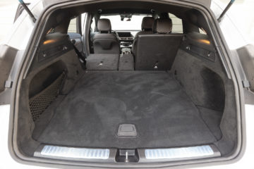 Mercedes_Benz_EQC_400_4Matic_44
