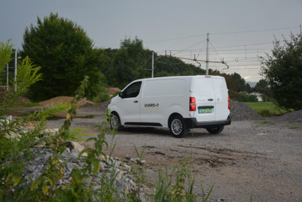 OPEL VIVARO-e 02