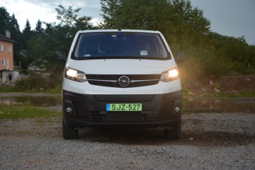 OPEL VIVARO-e 03