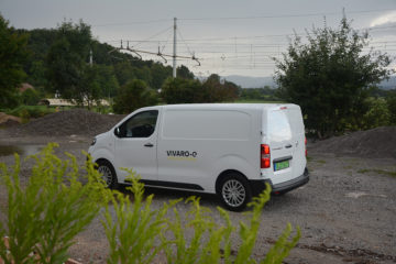 OPEL VIVARO-e 04