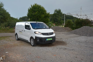 OPEL VIVARO-e 07