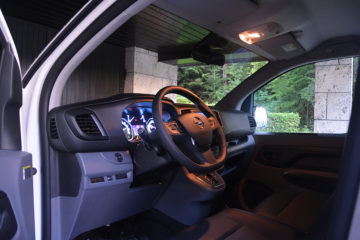 OPEL VIVARO-e 17