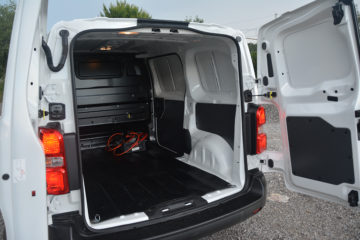 OPEL VIVARO-e 23