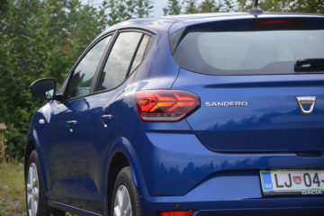 DACIA SANDERO 09