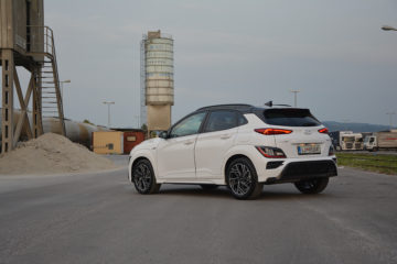 HYUNDAI KONA 02