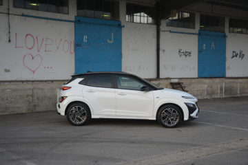 HYUNDAI KONA 06