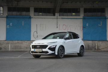 HYUNDAI KONA 08