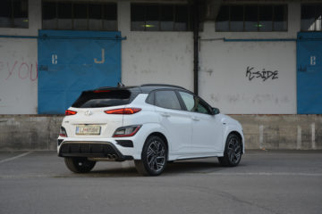 HYUNDAI KONA 09