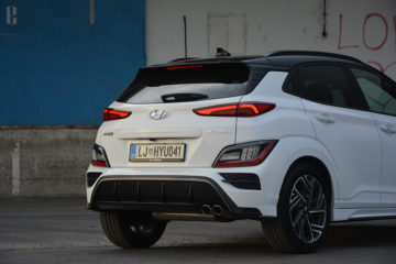 HYUNDAI KONA 12