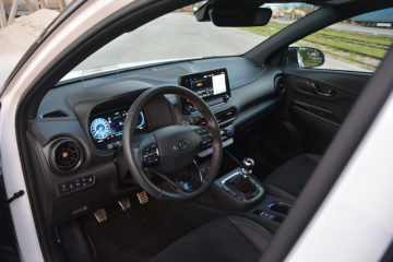 HYUNDAI KONA 13