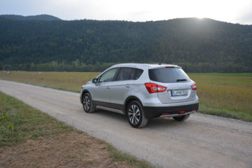 SUZUKI S-CROSS 07