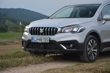SUZUKI S-CROSS 11