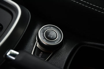 SUZUKI S-CROSS 23