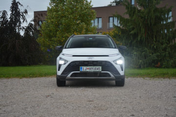 HYUNDAI BAYON 02