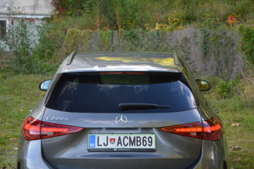 MERCEDES-BENZ C 12