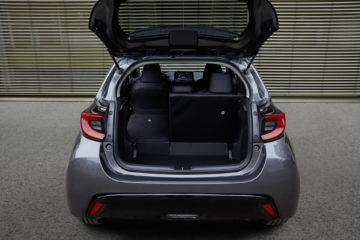 2022-Mazda2-Hybrid-25