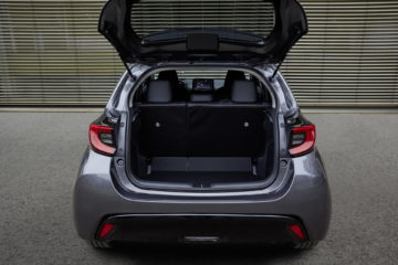 2022-Mazda2-Hybrid-26