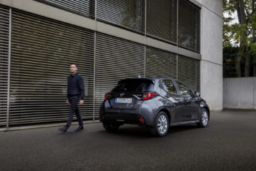 Mazda2_Hybrid_ (10)