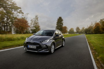 Mazda2_Hybrid_ (6)