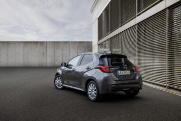 Mazda2_Hybrid_ (8)