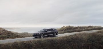 The refreshed Volvo V90 Recharge T8 plug-in hybrid in Platinum Grey