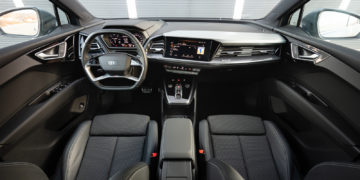 Audi_Q4_40_e-tron_S-line_07