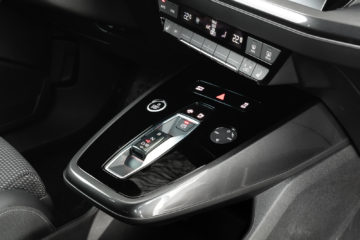 Audi_Q4_40_e-tron_S-line_10