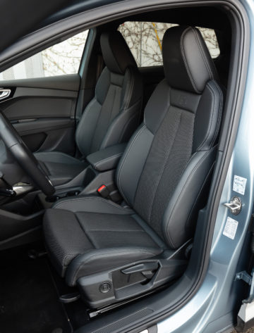 Audi_Q4_40_e-tron_S-line_24