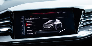 Audi_Q4_40_e-tron_S-line_45