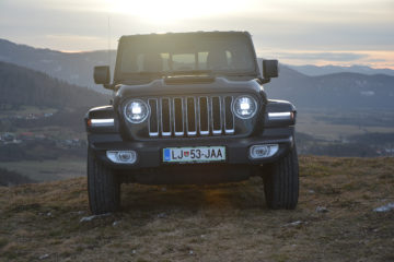 JEEP GLADIATOR 04