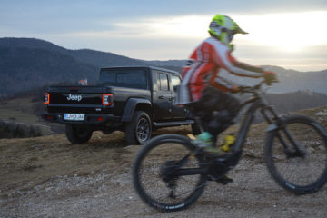 JEEP GLADIATOR 36