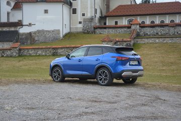NISSAN QASHQAI 02