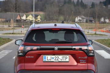SUZUKI S-CROSS 07
