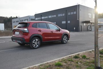 SUZUKI S-CROSS 10