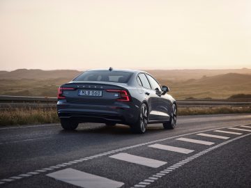 Volvo_S60_Recharge_T8_ (2)