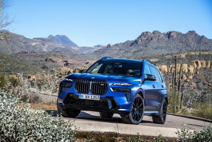 P90457465_highRes_the-new-bmw-x7-m60i-